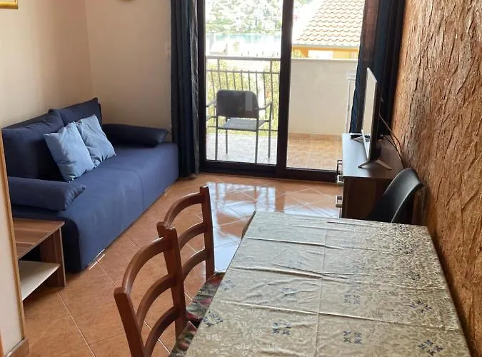 Jakasa * トロギール