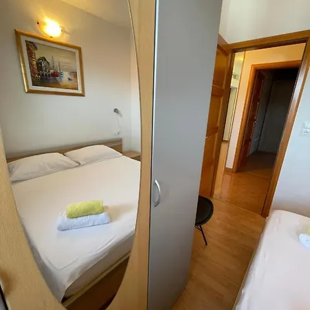House Jakasa Apartment *