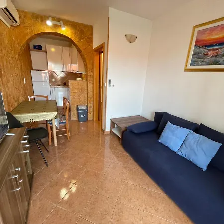 Apartment House Jakasa