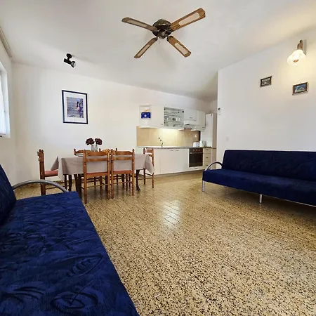 House Jakasa Apartment *